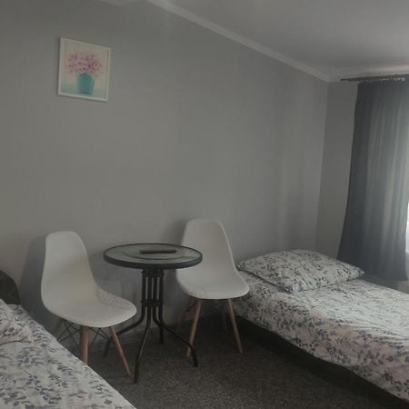 Zajazd Pod Lwem Trzebnica Bagian luar foto