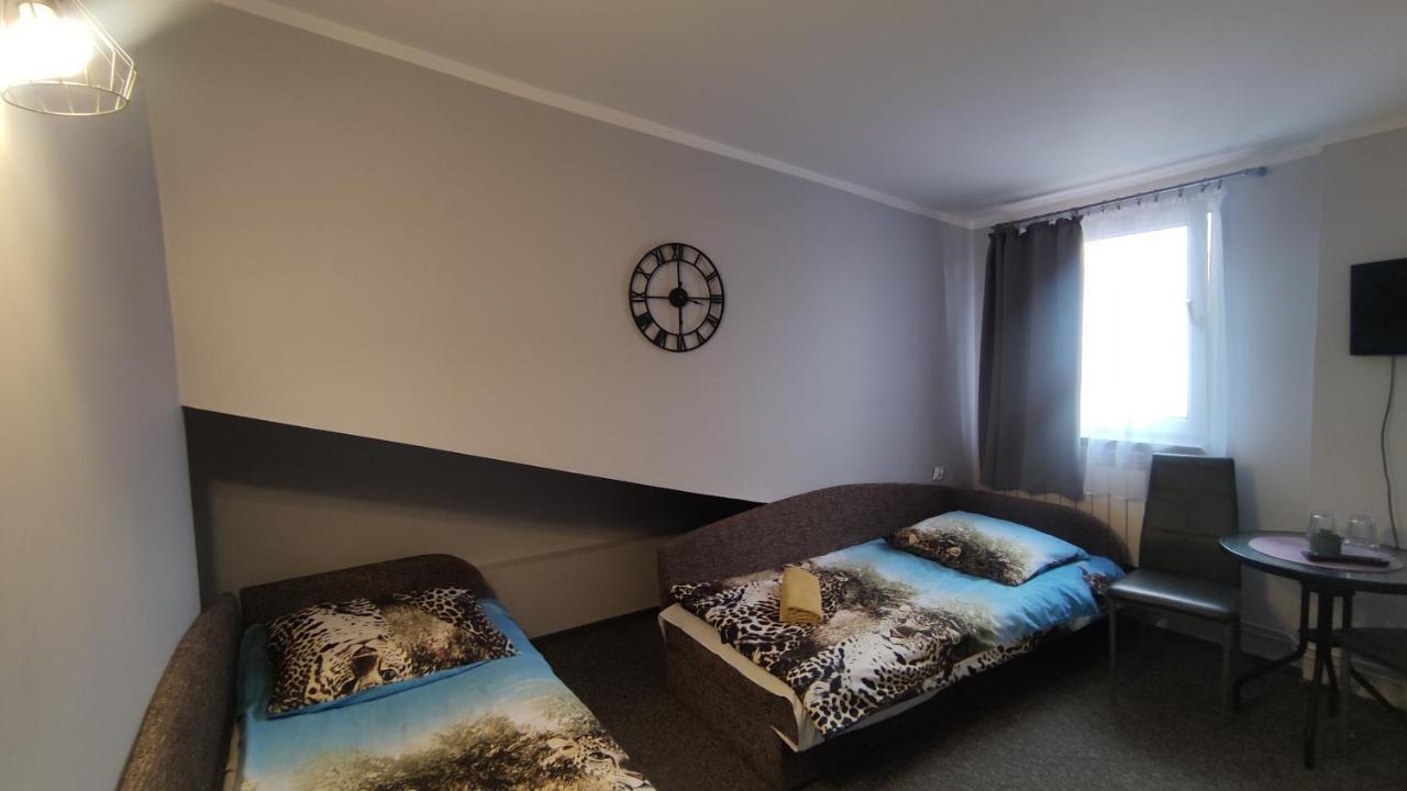 Zajazd Pod Lwem Trzebnica Bagian luar foto