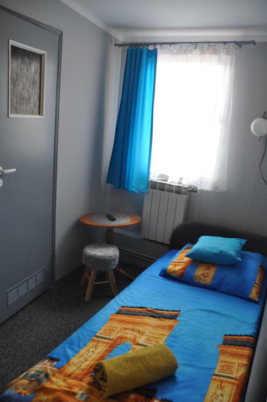 Zajazd Pod Lwem Trzebnica Bagian luar foto