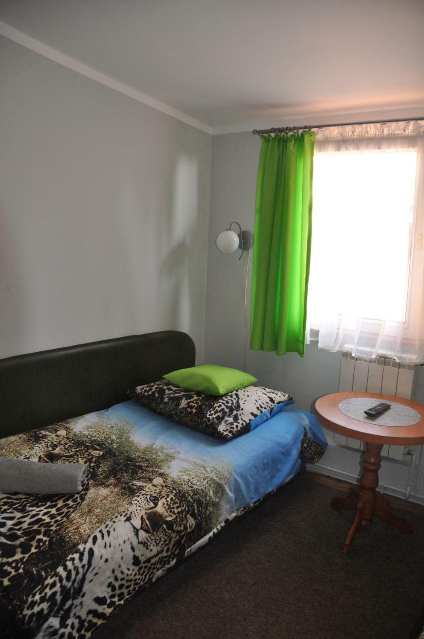 Zajazd Pod Lwem Trzebnica Bagian luar foto