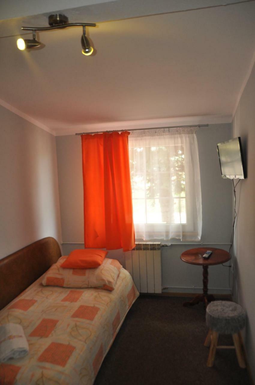 Zajazd Pod Lwem Trzebnica Bagian luar foto
