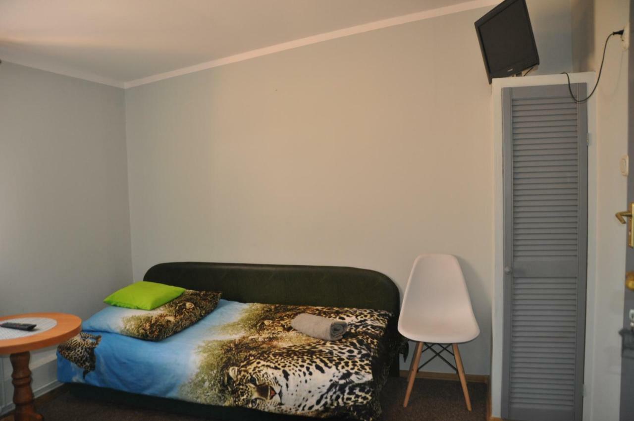 Zajazd Pod Lwem Trzebnica Bagian luar foto