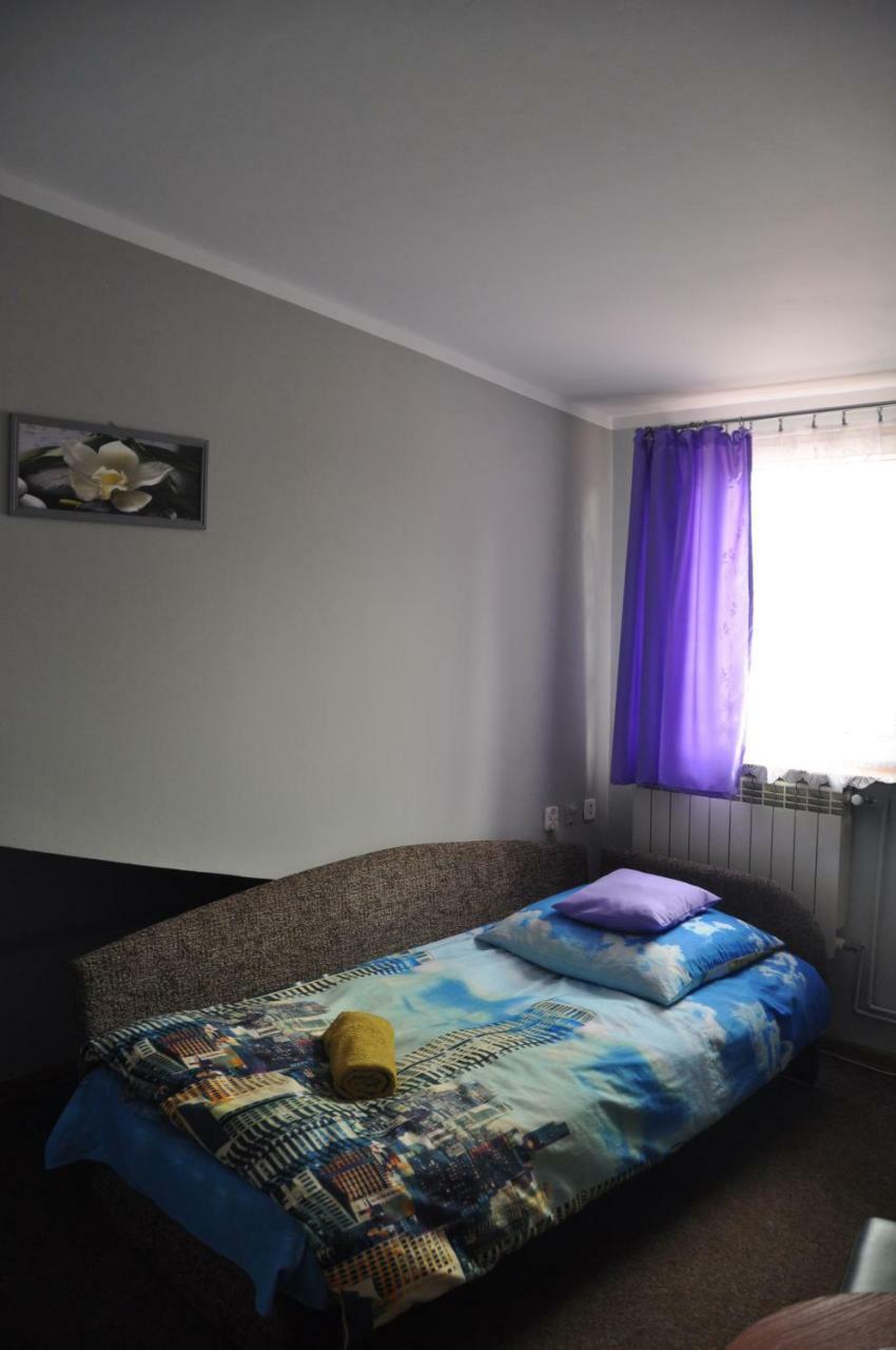 Zajazd Pod Lwem Trzebnica Bagian luar foto