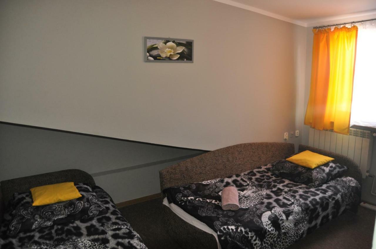 Zajazd Pod Lwem Trzebnica Bagian luar foto